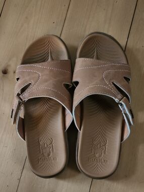 Women's Adjustable Slide Sandals in Light Brown